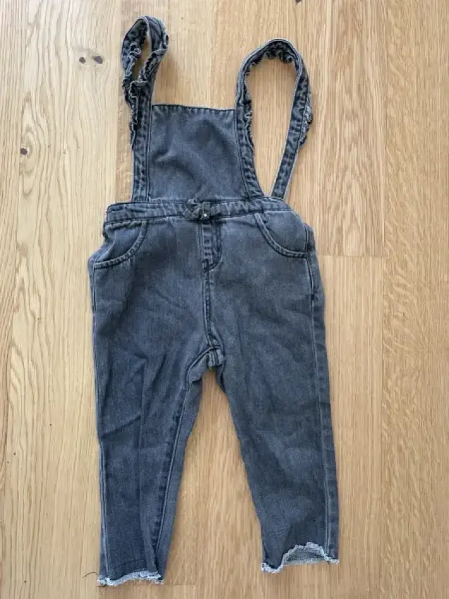 Denim Latzhose von ZARA 