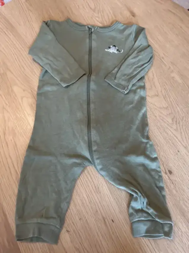 name it Strampler Dino grün