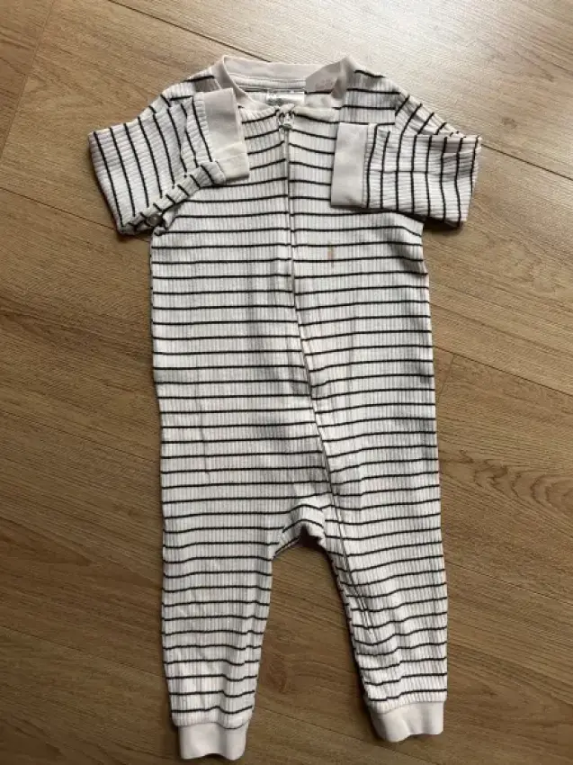H&M - Schlafanzug - gestreift  