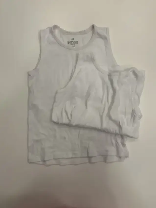 2 Unterhemden h&m