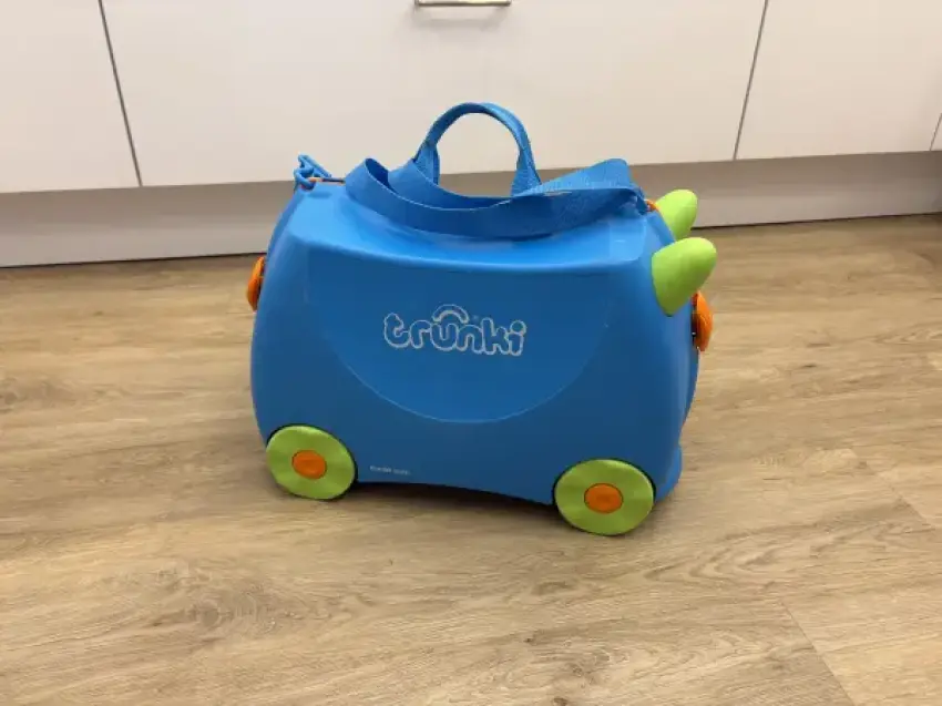 Trunki-Kinderkoffer -  Innen-Gurt gelöst,