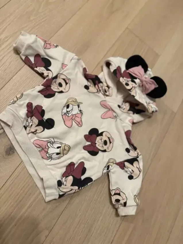 Disney Pullover & Hose