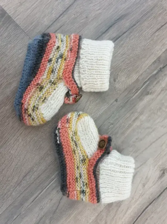 Babyschuhe aus Wolle