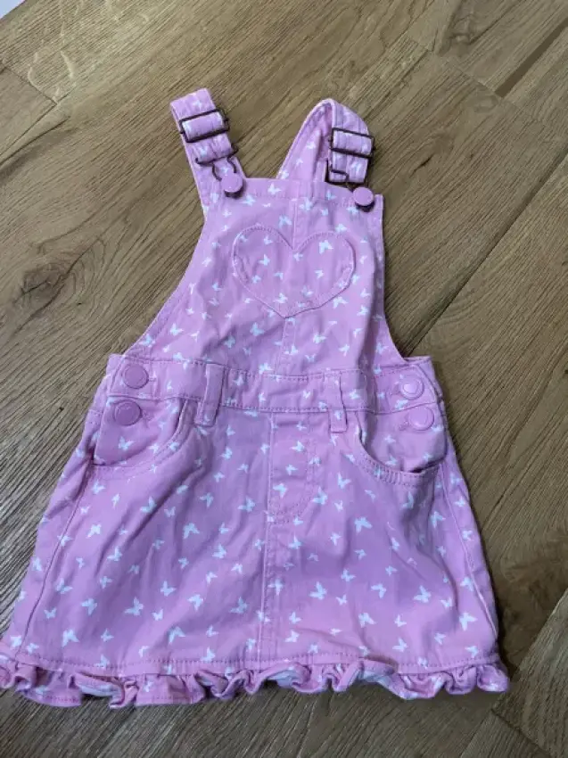 Latzkleid rosa 98