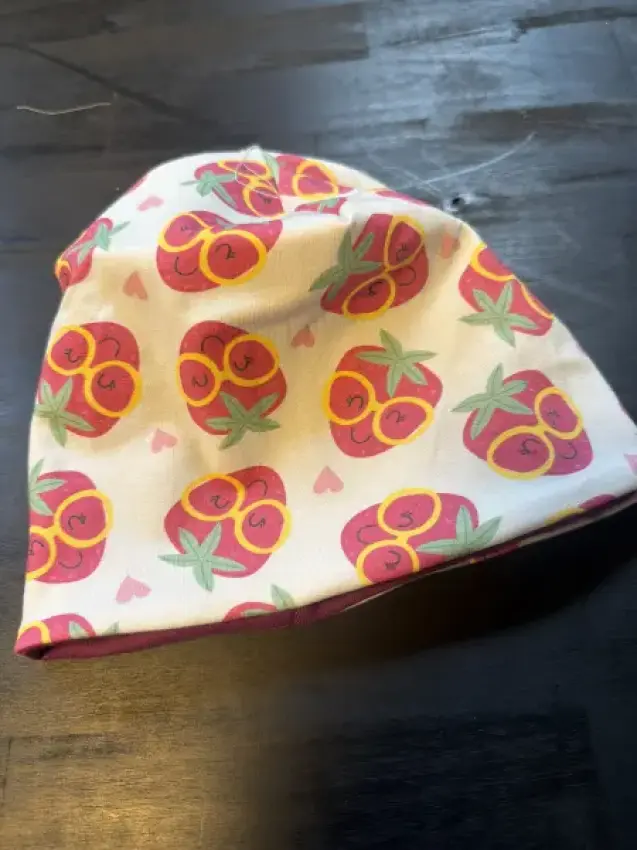 Wende-Beanie Erdbeere
