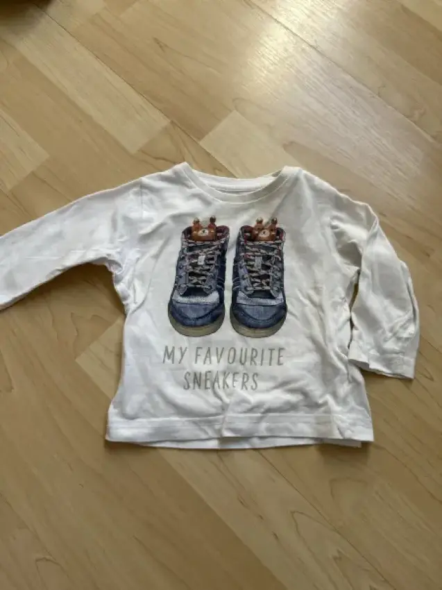 Longsleeve weiß Schuhe 