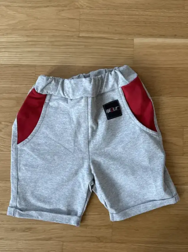 Shorts, grau rot