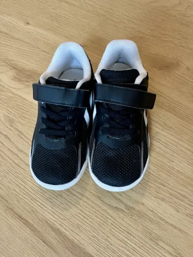 Hummel Sportschuhe schwarz-weiß